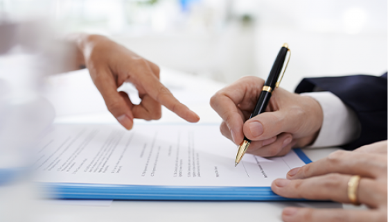 Licitações e Contratos Públicos